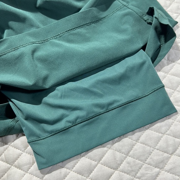 NIKE DRI Fit Running Athletic Short. Dark Green. Size Large Standard Fit. - Picture 8 of 10